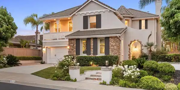 8037 Avenida Secreto