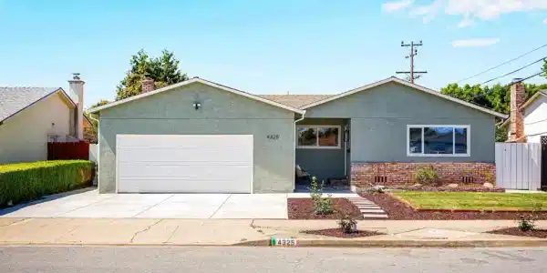4325 Lorren Dr