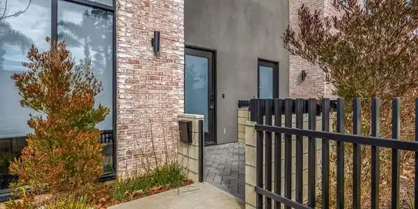 756 W 19th Street