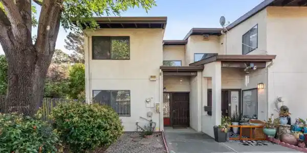 9663 Elmview