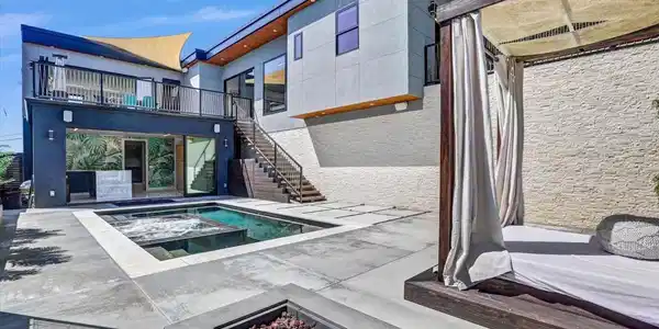 1892 Titus St