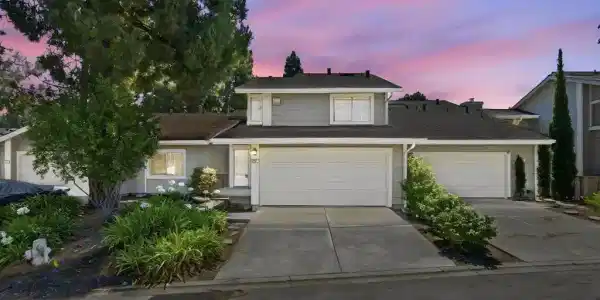 2231 Heathrow Pl