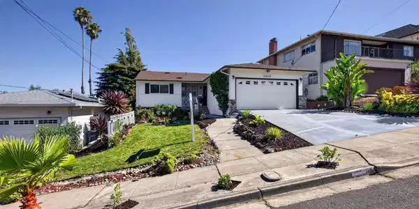 2464 Mikemary Ct