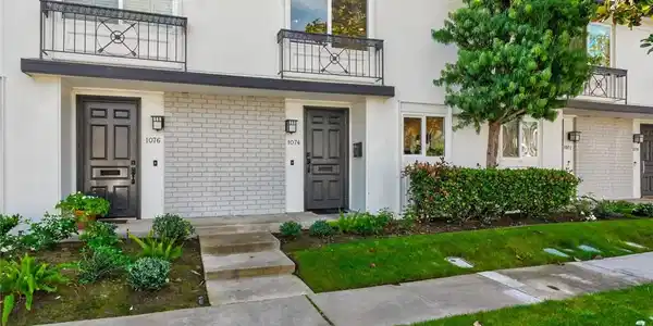 1074 Buckingham