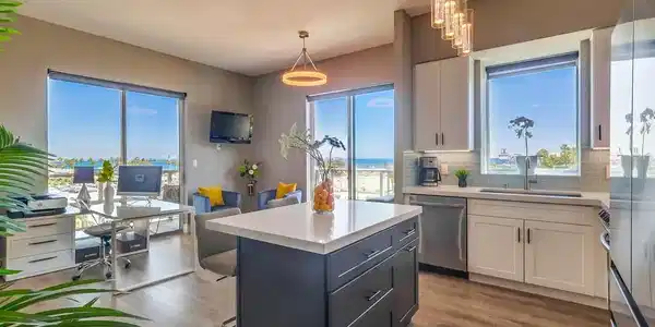 488 E Ocean Boulevard