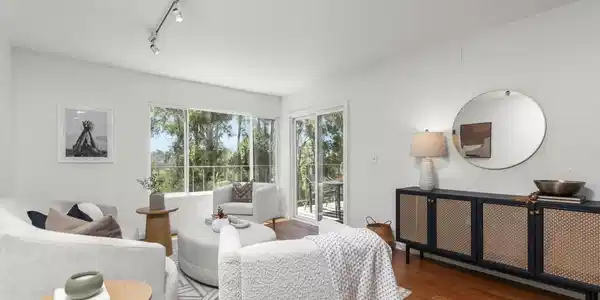 1209 Hueneme St