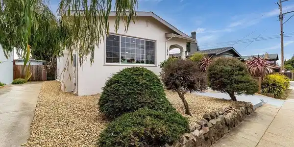 1604 Dwight Way