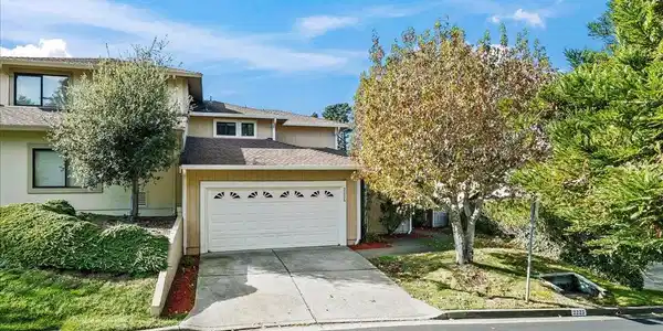 2225 Pinehurst Way