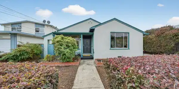 1225 Elm St
