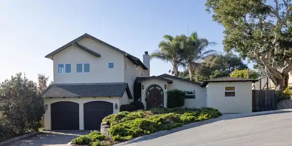 810 Altura Place