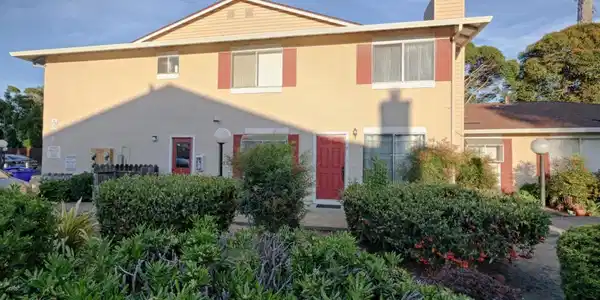 2585 El Portal Dr