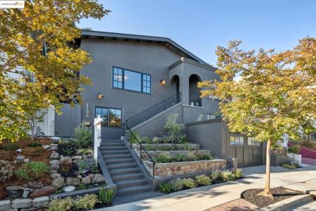 1135 Ranleigh Way