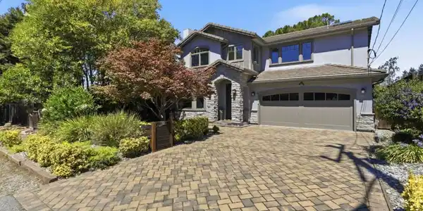 2025 Santa Cruz Avenue