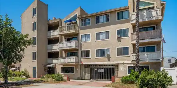 1723 Cedar