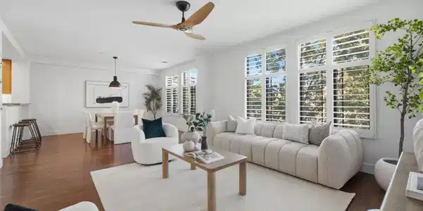 438 W Grand Ave