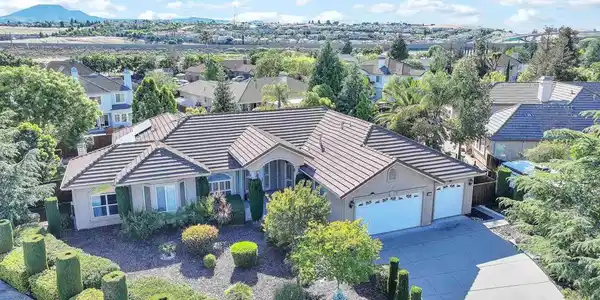 204 Chaps Ct