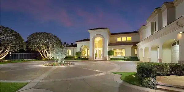1 Elk Grove Ln