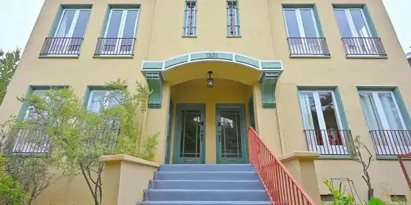 1301 Bonita