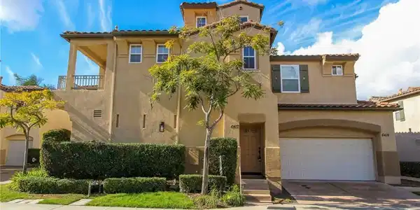 6412 Terraza Portico