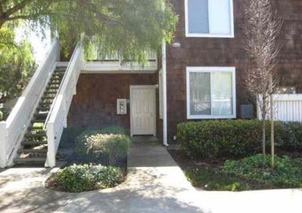 211 Bayside Ct