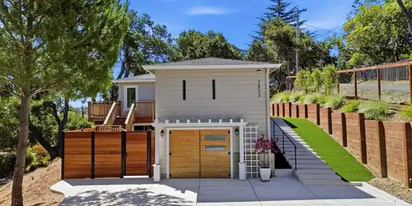 3803 Hamilton Way