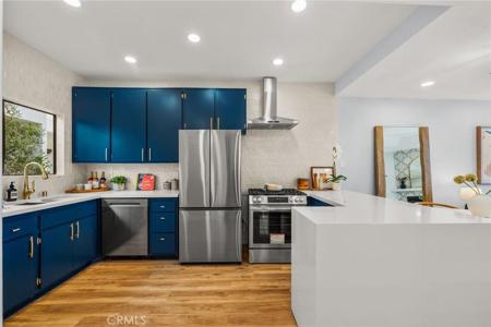 2500 Abbot Kinney Unit 10