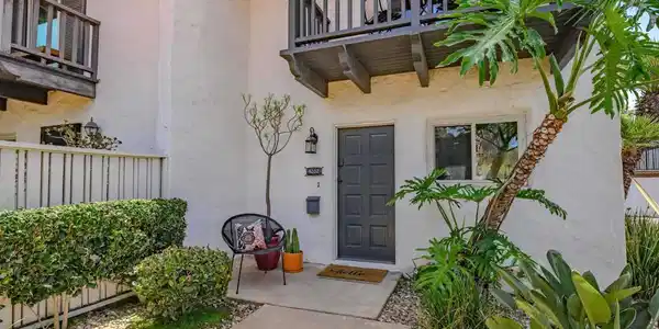 4202 Loma Riviera Ln
