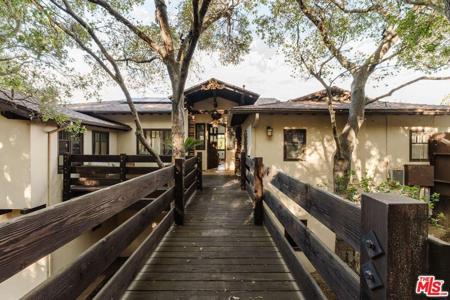 1273 Fernwood Pacific Drive