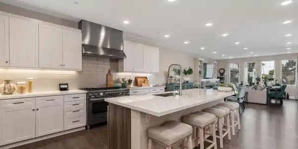 800 Grand Avenue