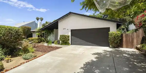 2550 Unicornio Street