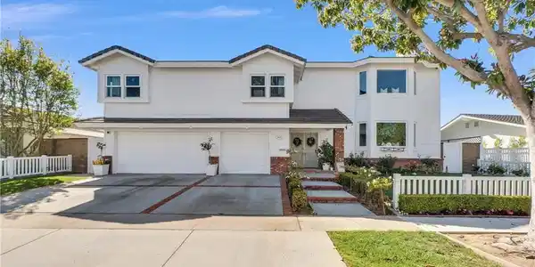 1915 Leeward Lane