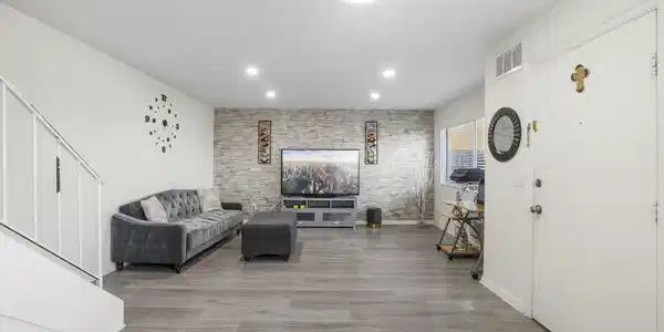 1450 Melrose Avenue