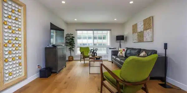 5585 E Pacific Coast
