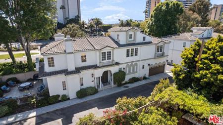 912 Harbor Crossing Lane