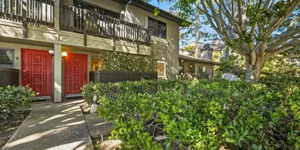 8362 Via Sonoma