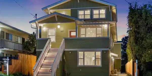 667 Alcatraz Ave