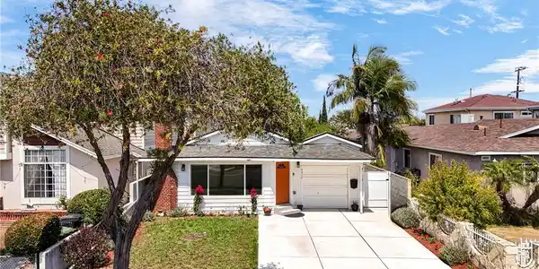 4317 W 166th Street