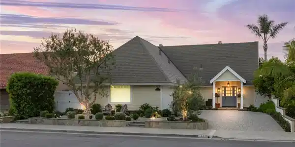9601 Dumbreck Drive