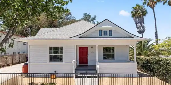 976 N Loma Vista Drive