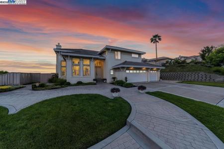 48912 Crown Ridge Cmn