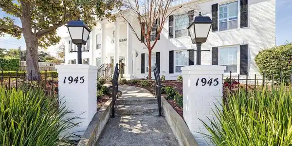 1945 Mount Vernon Court