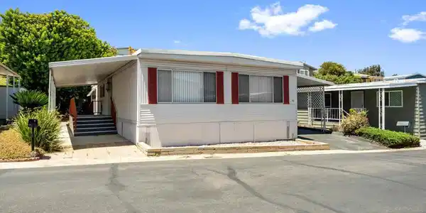 444 N El Camino Real