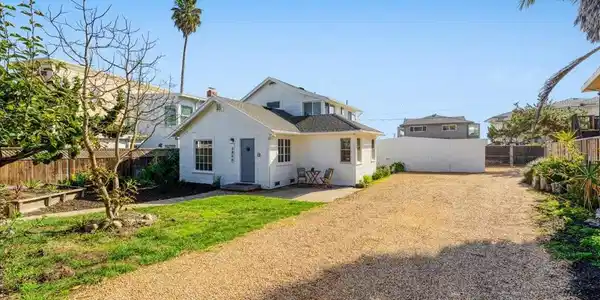 2866 Chesterfield Drive
