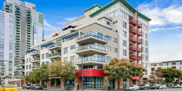875 G St
