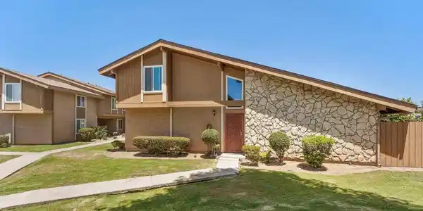 32 Orange Ave