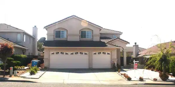 2011 2011 Agate Ct