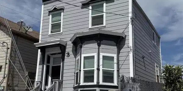 1130 E 11Th St
