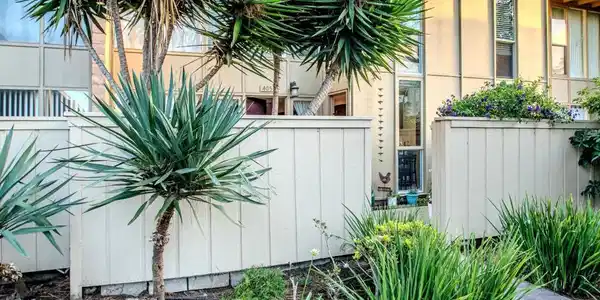 451 Dela Vina Avenue