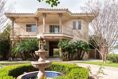 1137 N Banning Boulevard