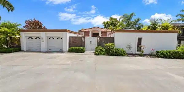 7343 Almaden